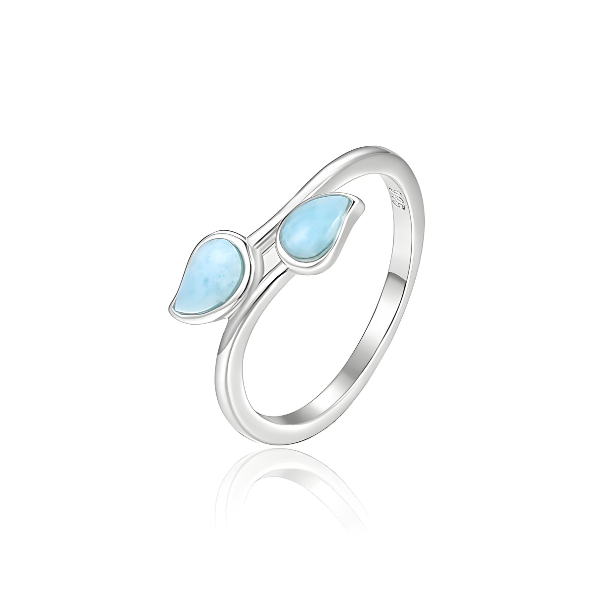 bague aigue marine cocktail avec deux pierres en forme de goutte montées sur un anneau argenté