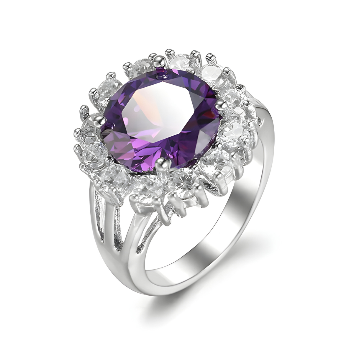 bague améthyste argent avec pierre ronde violette entourée de petits oxydes blancs sur monture ajourée en argent