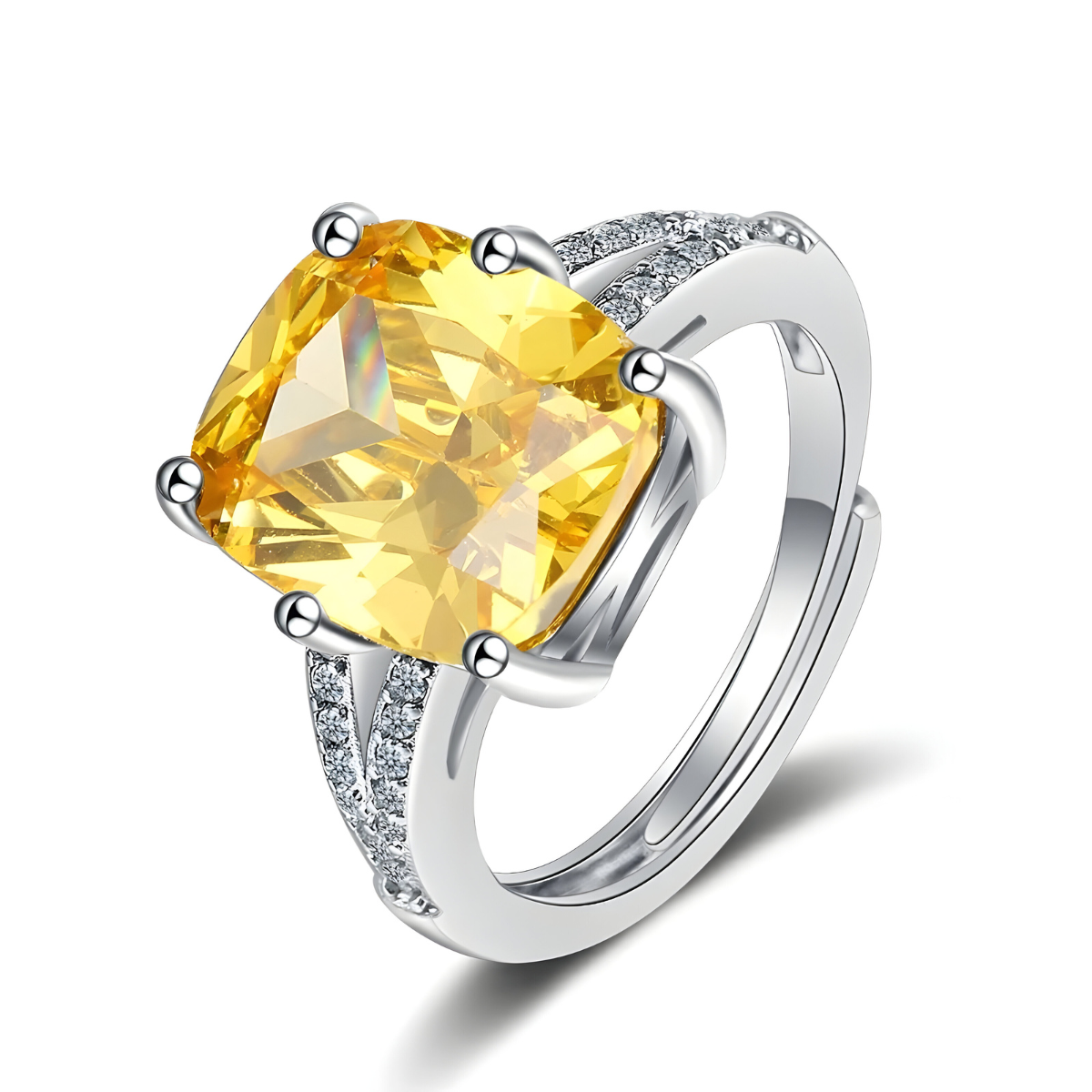 bague citrine Lithothérapie avec grande pierre coussin facettée montée sur anneau double orné de petits oxydes blancs