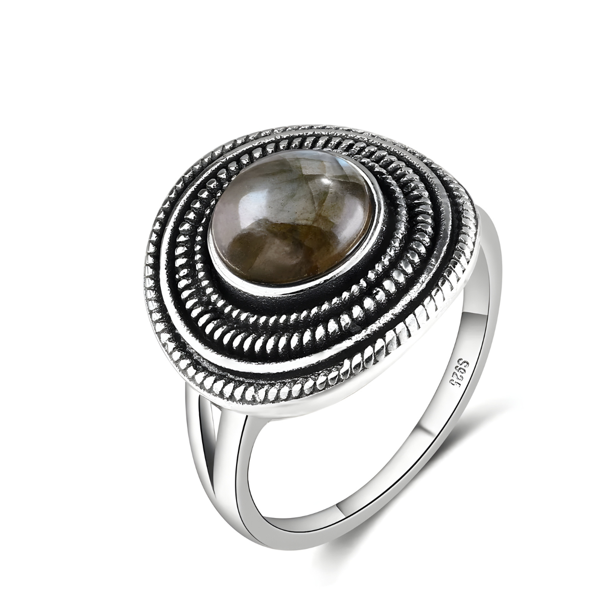 bague labradorite canyon avec cabochon ovale monté sur une base argentée décorée de cercles en relief style ethnique