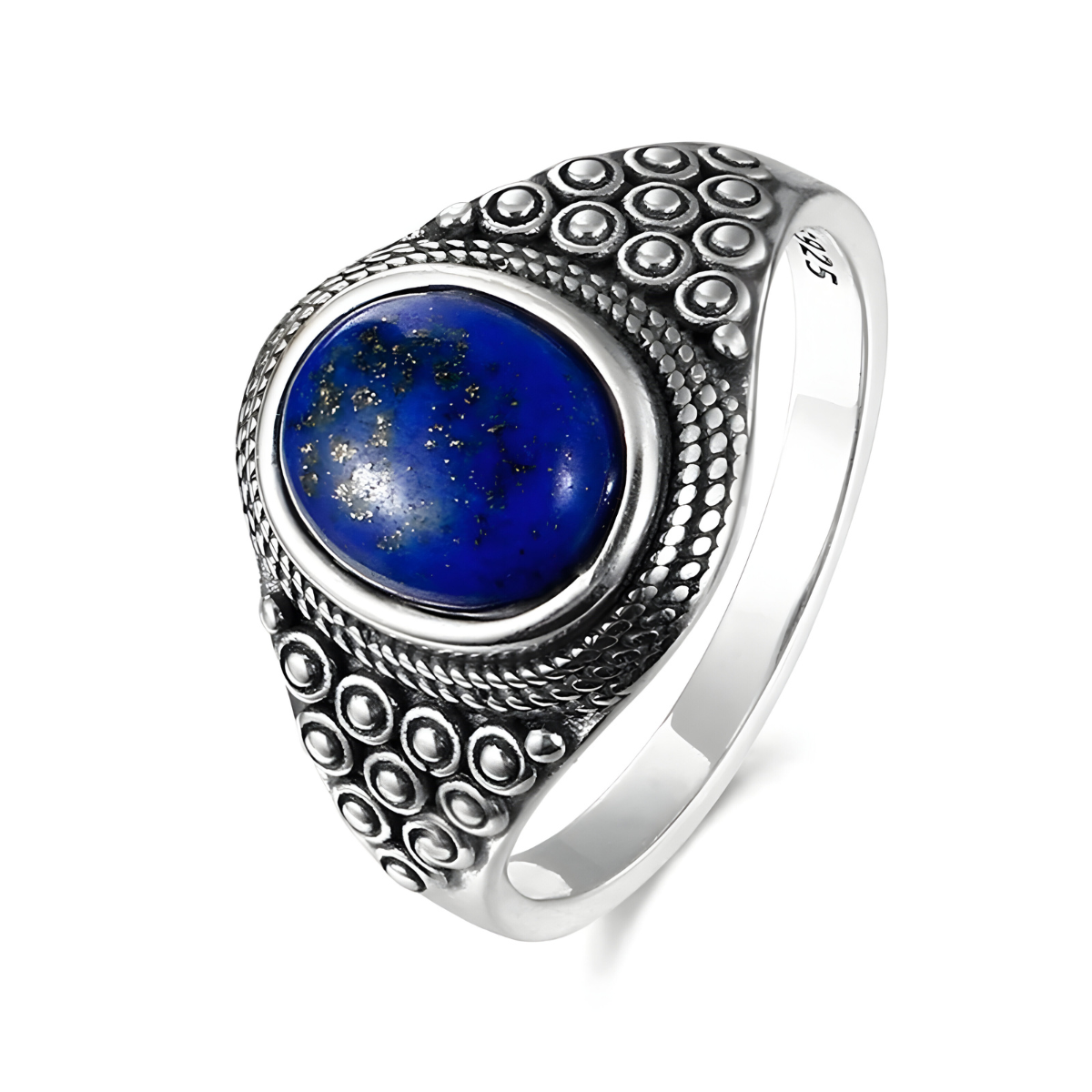 bague lapis lazuli argent avec pierre ronde bleue intense aux éclats dorés, sertie sur un anneau en argent orné de motifs circulaires en relief
