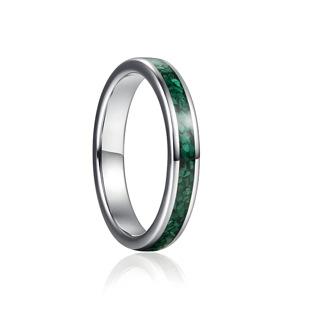bague malachite fine en argent incrustée de fragments de pierre verte sur tout le pourtour
