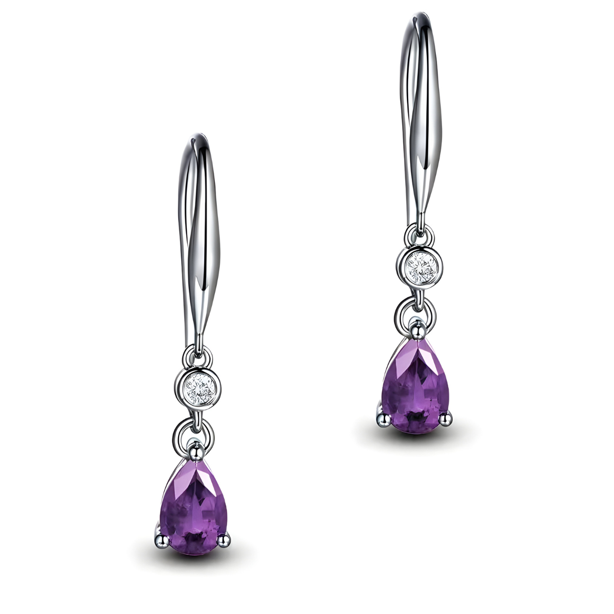 Boucles d’oreilles améthyste pendantes avec pierre violette en forme de goutte facettée et petit cristal rond serti au-dessus