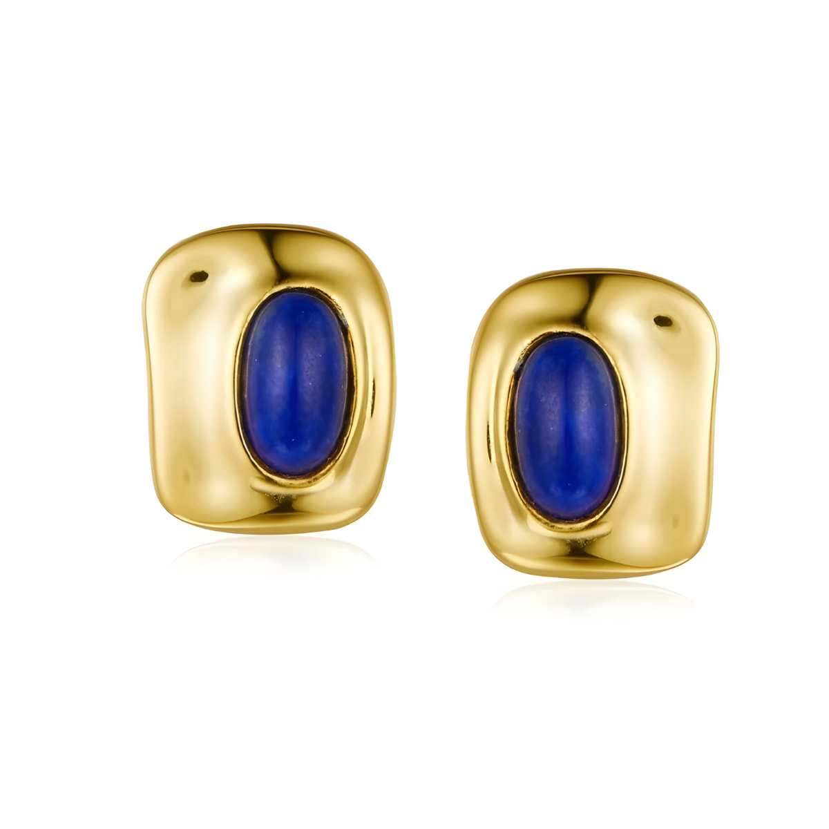 Boucles d’oreilles lapis lazuli avec pierre ovale bleue sertie au centre d’une monture dorée aux formes arrondies et lisses