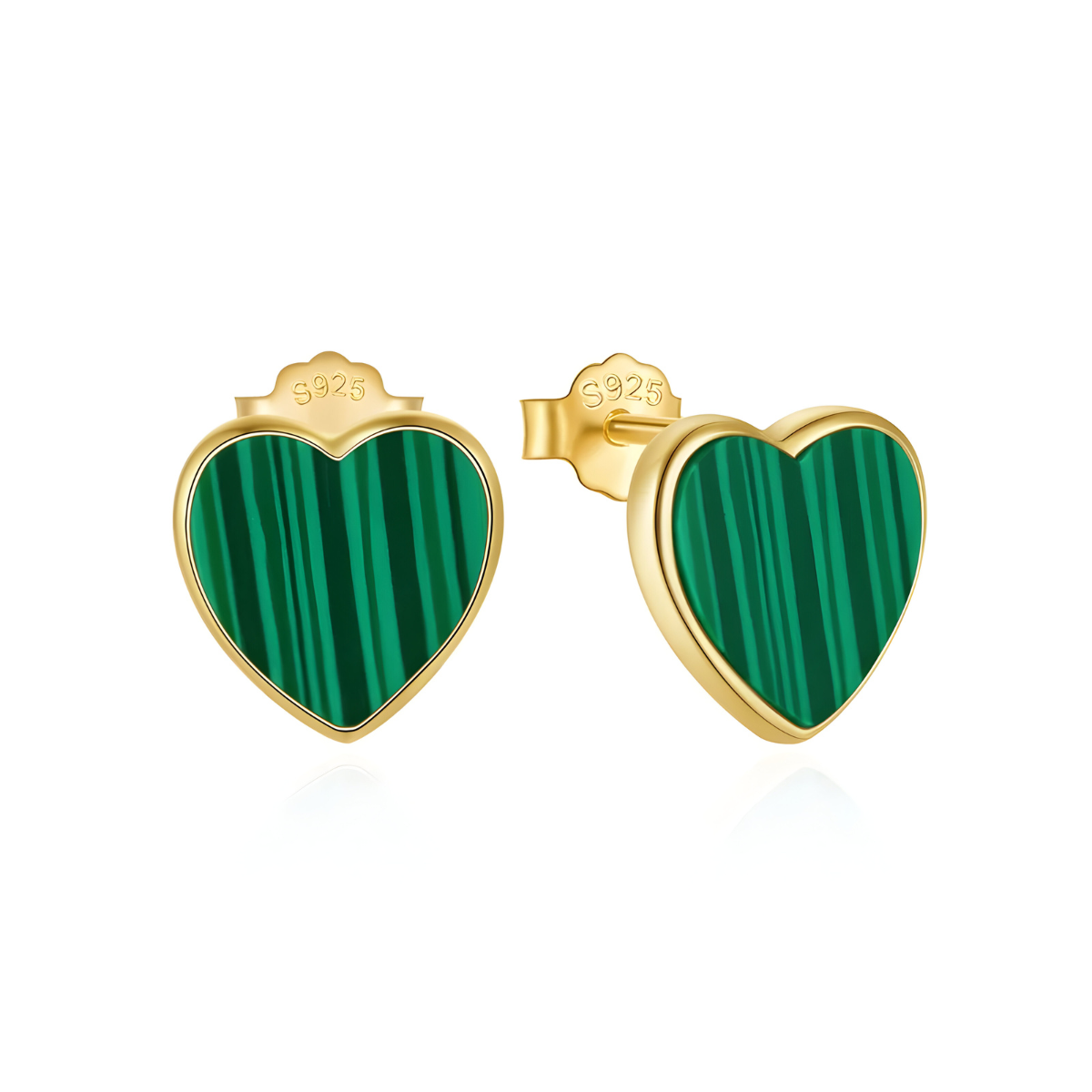 Boucles d’oreilles malachite en forme de cœur avec pierre verte rayée sertie sur monture dorée et fermoir papillon argent 925