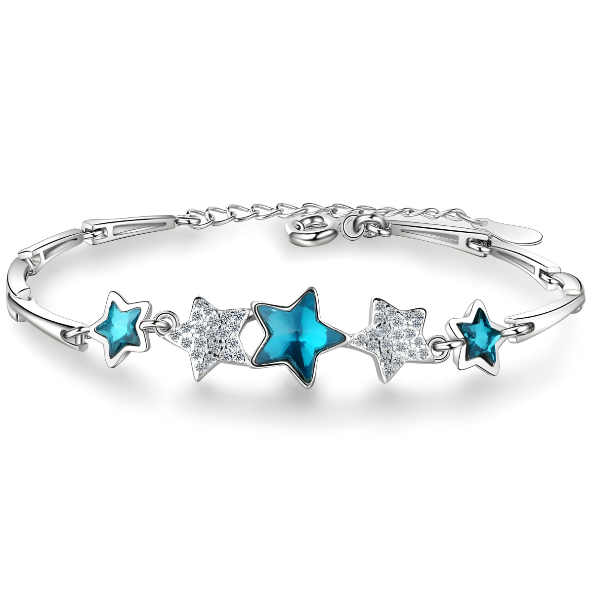 Bracelet aigue marine en métal argenté orné de cinq étoiles alternant pierres bleues taillées et motifs pavés de petits cristaux brillants