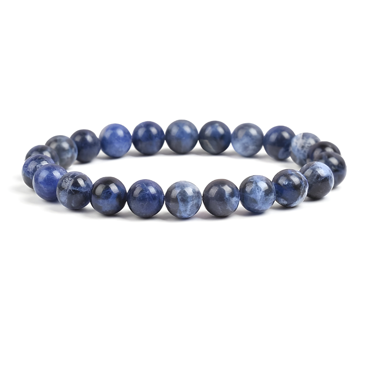 bracelet sodalite composé de perles rondes bleu foncé légèrement marbrées de blanc montées sur un fil élastique en cercle régulier