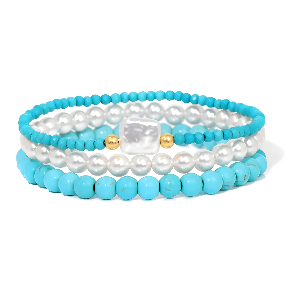 Bracelet turquoise trois rangs avec perles turquoises blanches et dorées monté sur fil élastique