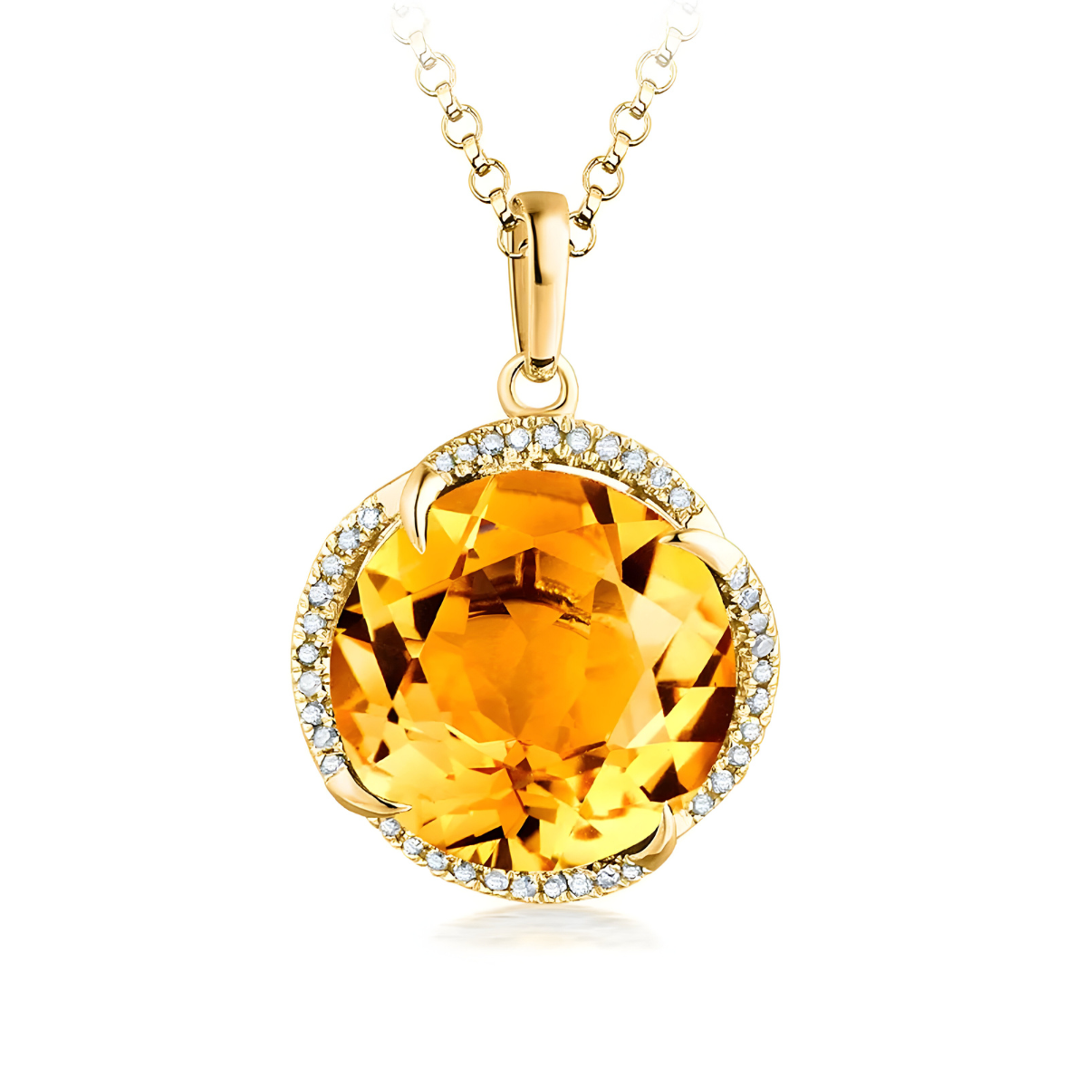 Une chaîne fine dorée porte un pendentif rond en citrine naturelle facettée entouré d’un halo de petits zircons blancs, collier Citrine