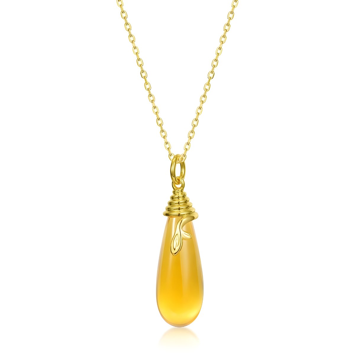 Une fine chaîne dorée soutient un pendentif goutte en pierre naturelle de citrine translucide serti dans un motif spiralé en or, collier Citrine