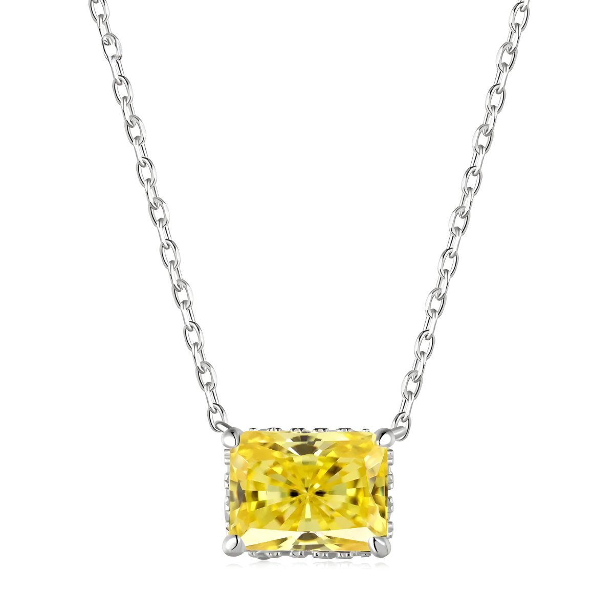 Collier Citrine pendentif rectangulaire en pierre naturelle facettée jaune, serti quatre griffes en métal argenté et suspendu à une fine chaîne ajustable