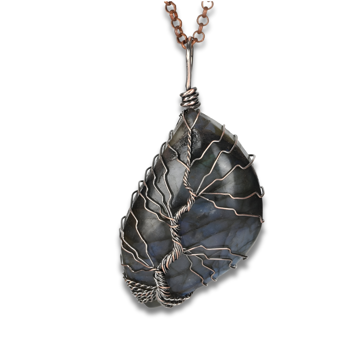 Collier Labradorite Argent pendentif goutte en labradorite vert-bleu irisé enveloppé de fil argenté torsadé formant motif arbre, chaîne noire fine.