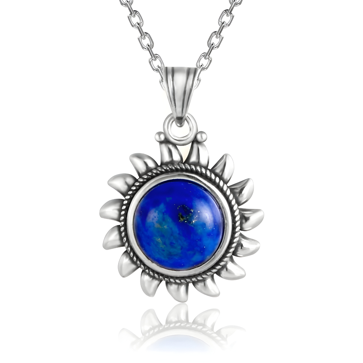 Collier Lapis Lazuli Ancien avec pendentif rond bleu profond serti dans monture argentée en forme de soleil, suspendu à une fine chaîne argentée
