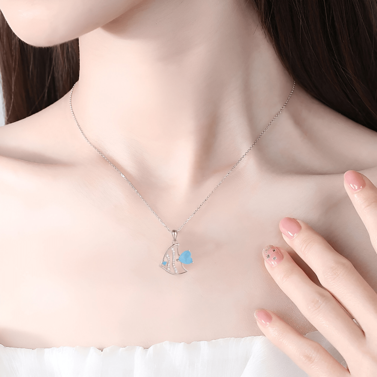 Collier turquoise corail avec pendentif cœur bleu en forme de poisson sur chaîne argentée