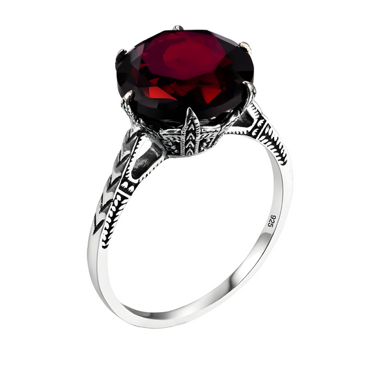 bague grenat argent avec pierre ronde rouge foncé et monture ciselée