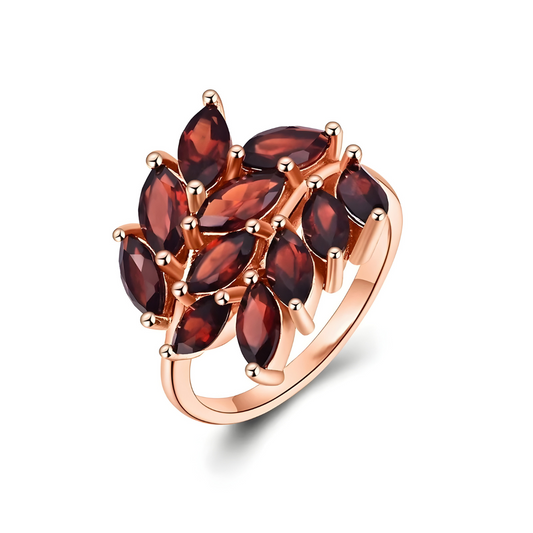 bague grenat or ornée de pierres marquise rouges en forme de feuille
