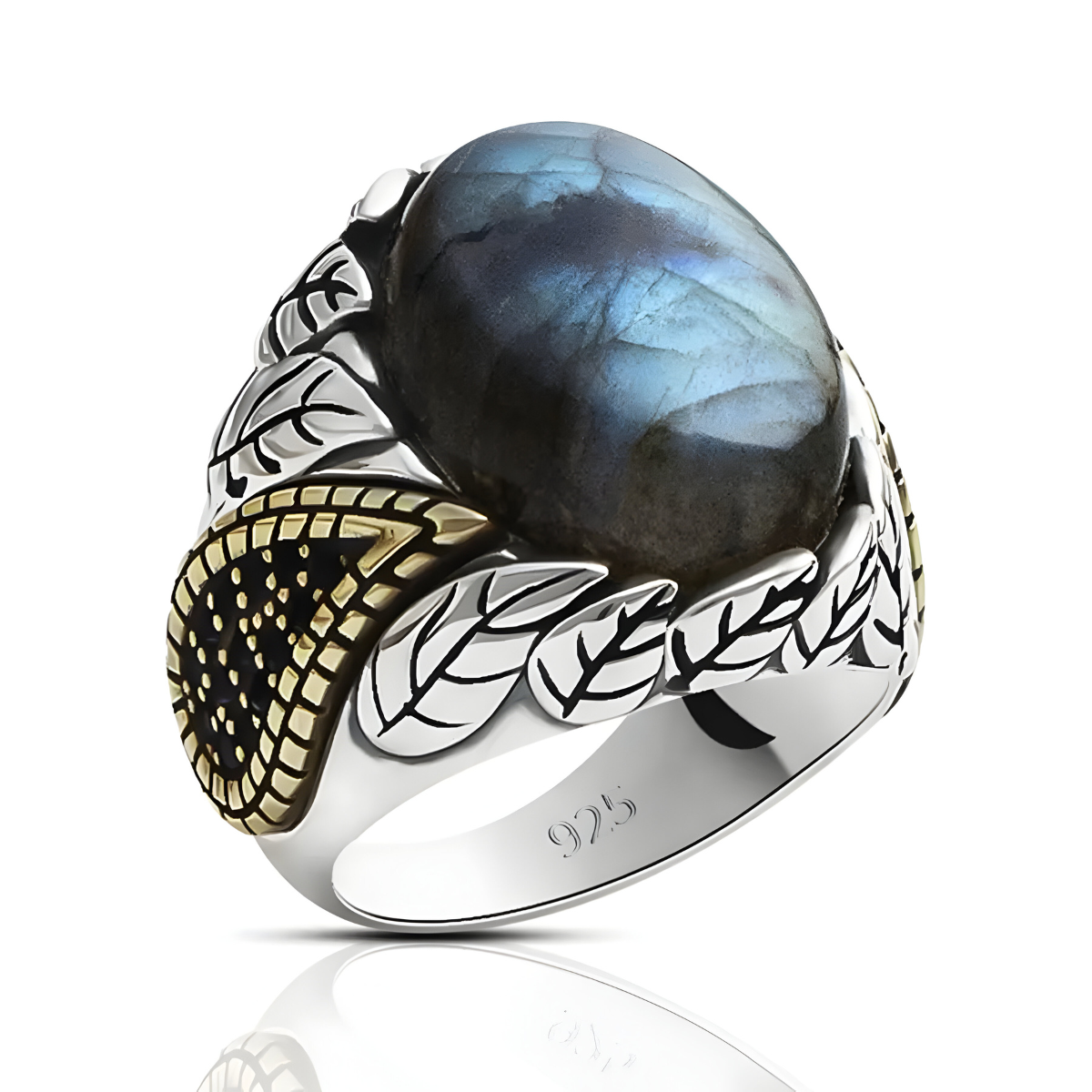 bague labradorite argent 925 avec pierre ovale aux reflets bleutés et anneau gravé de feuilles et d’éléments dorés texturés