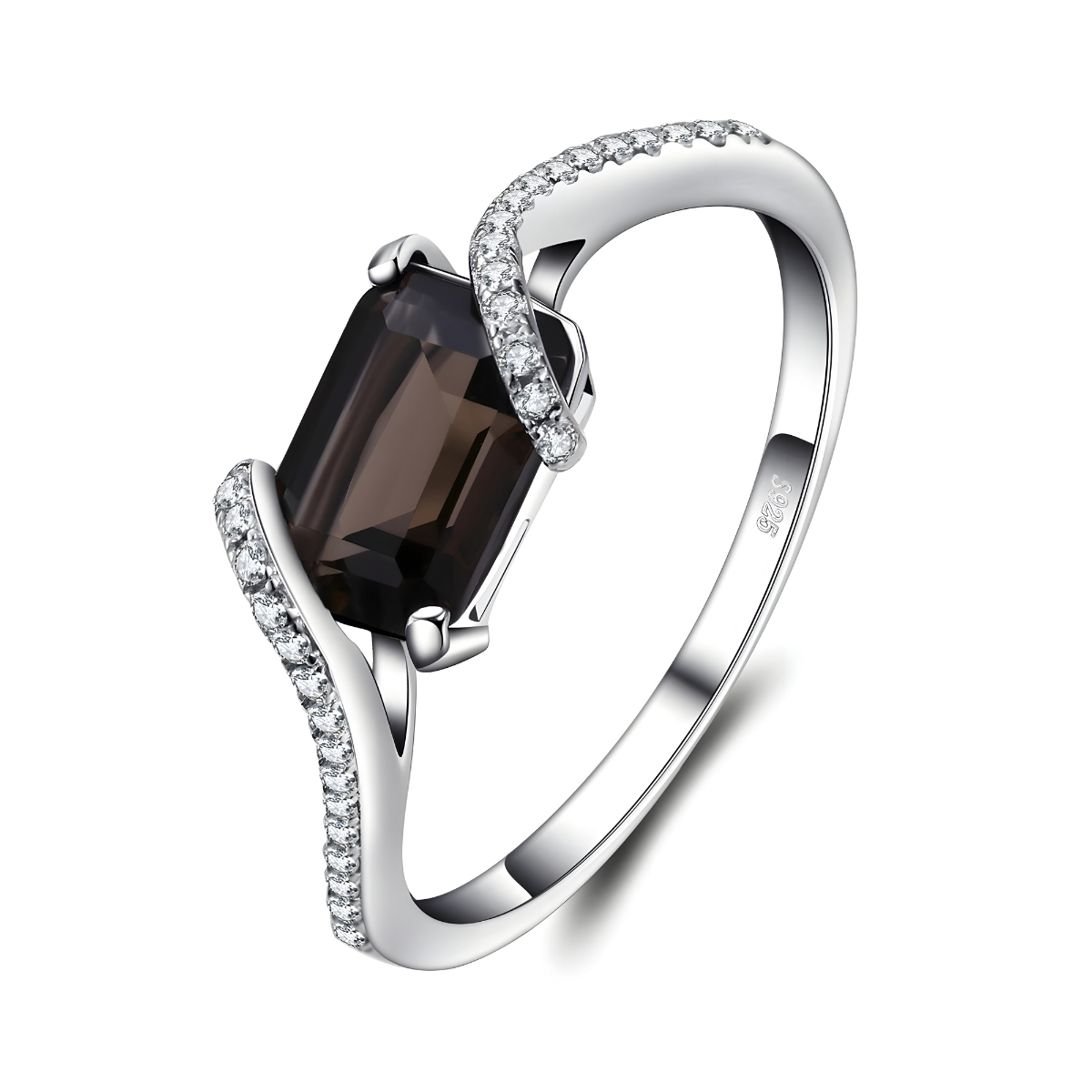 bague obsidienne avec pierre rectangulaire noire sertie de griffes et entourée d’un anneau argenté pavé de petits oxydes blancs