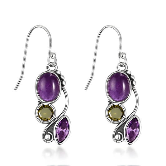 Boucles d’oreilles améthyste avec pierre ovale lisse, pierre ronde verte et pierre facettée en forme de marquise sur monture argentée