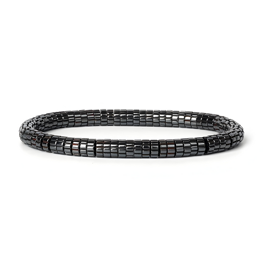 bracelet hématite avec fines perles carrées en enfilade sur deux rangées en finition noir métallique