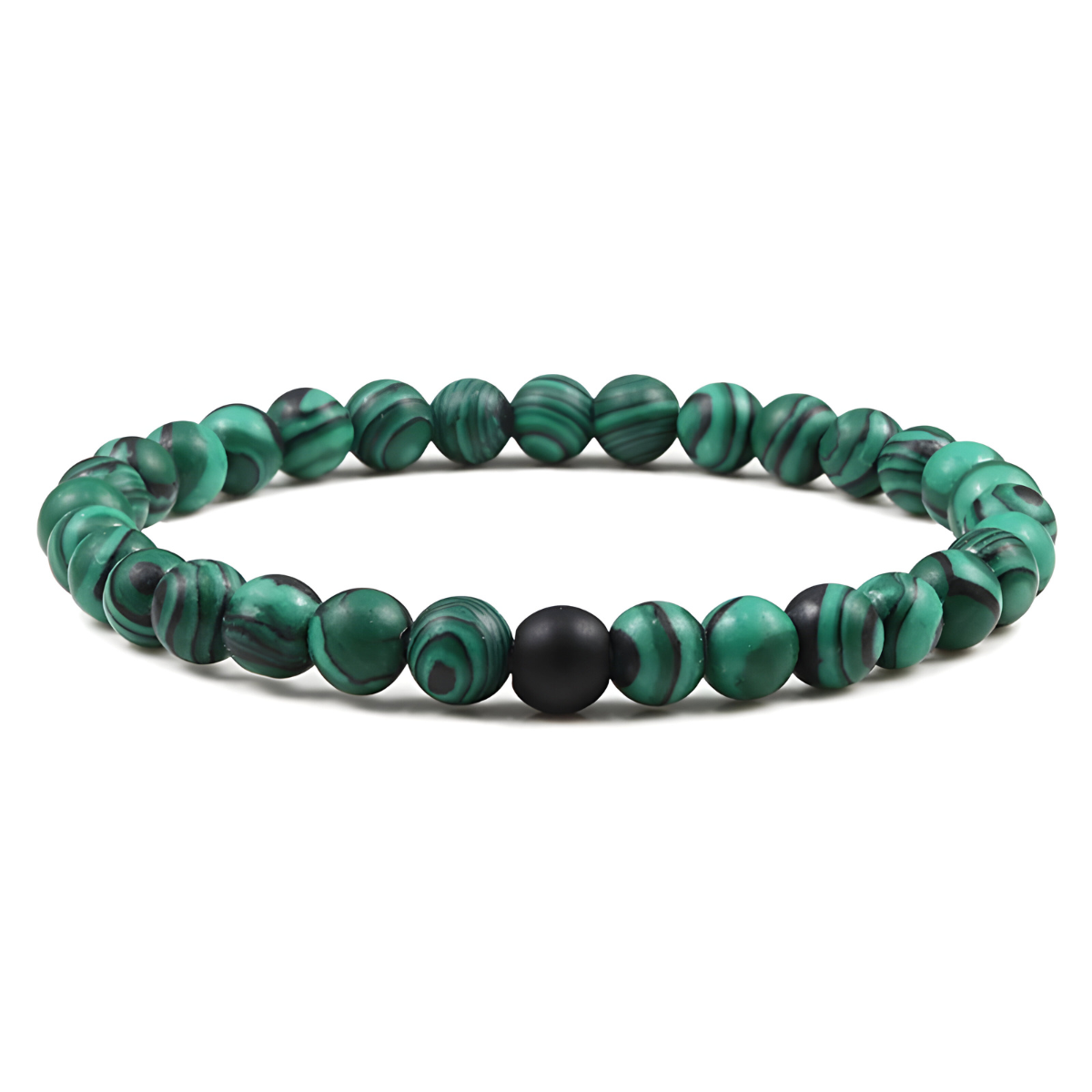 bracelet malachite formé de perles rondes vertes veinées et de trois perles noires mates centrées sur un fil élastique discret