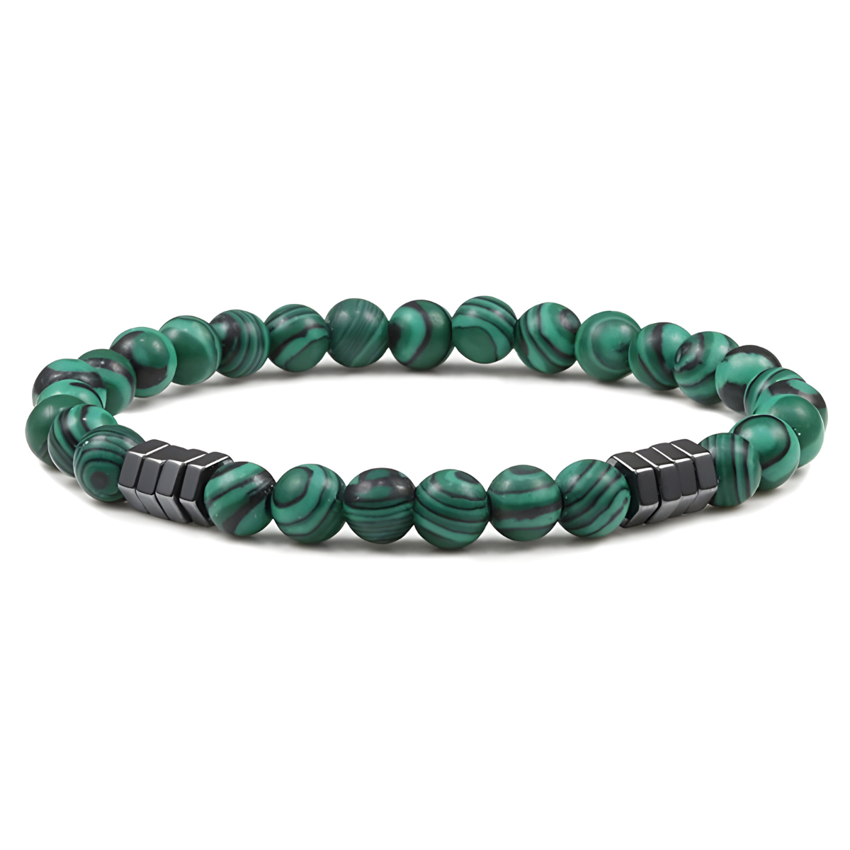 bracelet malachite composé de perles rondes vertes veinées et de deux groupes de perles carrées noires placés symétriquement